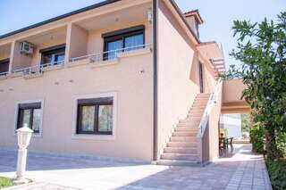 Апартаменты Apartments Rudovic Улцинь Апартаменты с видом на сад-11